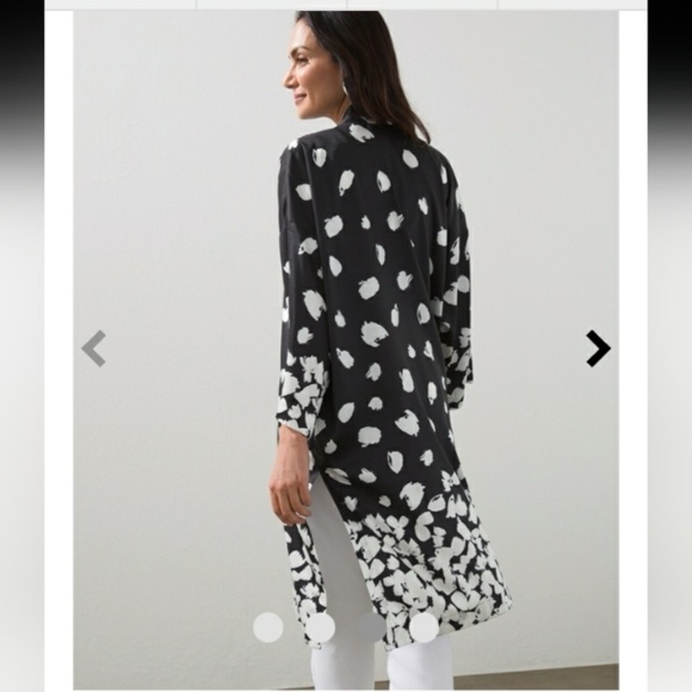 Chicos Petals Drama Ruana Black White Floral Print Kimono - Picture 3 of 13